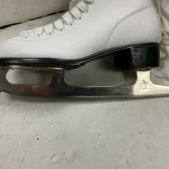 Used CCM PIROUETTE Girls Figure Skate White Junior 04