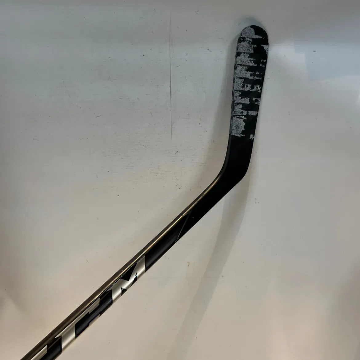 Used CCM RIBCORE 64K Senior One Piece Left 95 Flex
