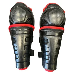 Used CCM SG Youth Shin Guards Black 8"