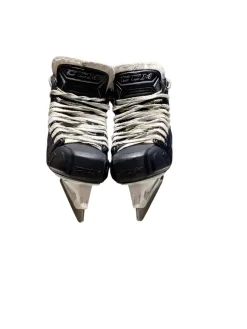 Used CCM SUPER TACKS 9370 Junior Goalie Skate Junior 04.5