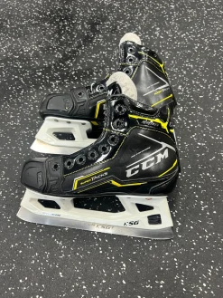 Used CCM SUPER TACKS 9380 Junior Goalie Skate Junior 01.5