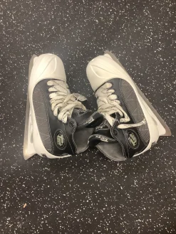 Used CCM TACKS 852 Intermediate Goalie Skate Intermediate 6.0