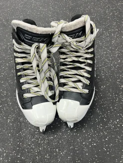 Used CCM TACKS 9060 Junior Goalie Skate Junior 05
