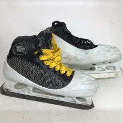 Used CCM TACKS 852 SR 7D GOALIE SKATE Senior Goalie Skate Senior 7