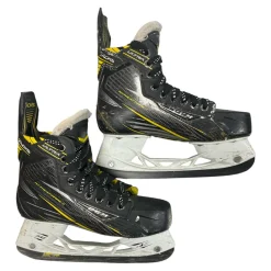 Used CCM TACKS ULTRA Intermediate Hockey Skate Intermediate 4.0
