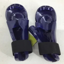 Used Century ADULT MARTIAL ARTS HAND GUARDS Martial Arts Hand Pads Purple Senior