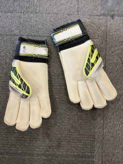 Used Champro COMPETITION GOALIE GLOVES Soccer Goalie Gloves White 7