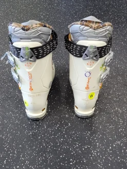 Used Dalbello ELECTRA 8 Womens DH Ski Boot Tan 285 MP - M10.5 - W11.5