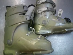 Used Dalbello VANTAGE Womens DH Ski Boot White 260 MP - M08 - W09