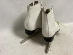 Used DBX Girls Figure Skate White Junior 03