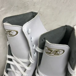 Used DBX Women's Figure Skates White Senior 6