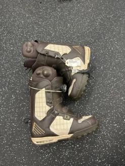 Used DC Shoes JUDGE Mens Snowboard Boots Brown Senior 9