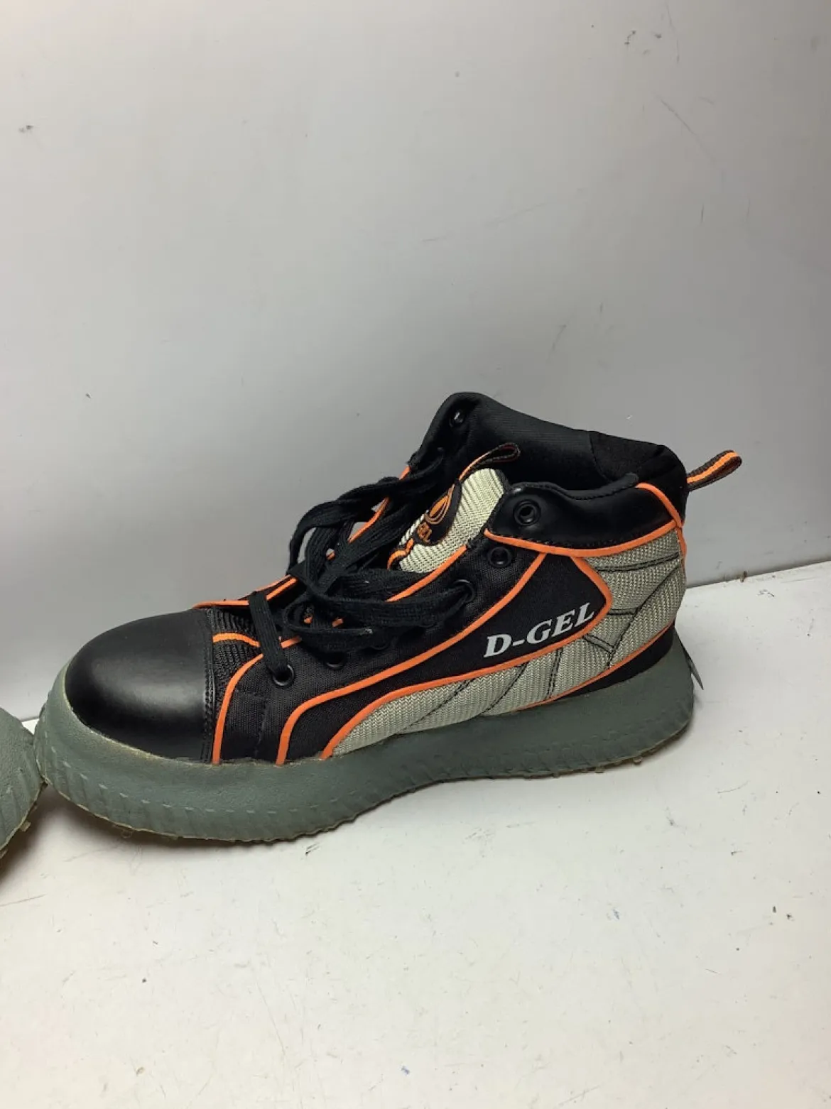 Used D-Gel Broomball/Curling Shoes Senior 13