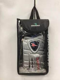 Used Diadora GOALIE GLOVE Soccer Goalie Gloves None 9