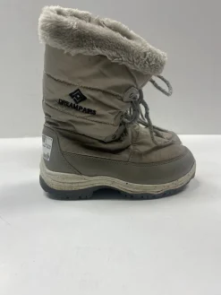 Used Dream Pairs Snow/Hunt/Hike Boots Y