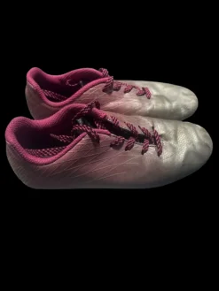 Used Dsg Soccer Cleats Pink And White Youth 13.0