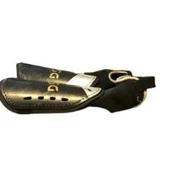 Used Dsg Soccer Shin Guards Adult Black LG