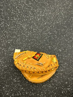Used Easton EX221 BB/SB Catchers LH Throw Brown 31 1/2"