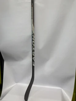Used Easton SYNERGY 550 Junior One Piece Right 50 Flex
