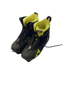 Used Fischer Boys NNN XC Ski Boots Yellow YT-12