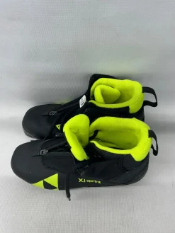 Used Fischer Boys NNN XC Ski Boots Black W 05-05.5 / JR 03.5-04