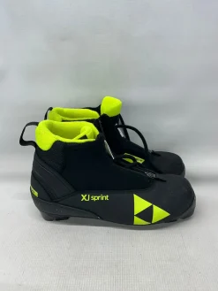 Used Fischer Boys NNN XC Ski Boots Black W 05-05.5 / JR 03.5-04