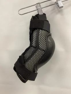 Used Franklin SH PRO 2650 Senior Elbow Pads Black MD