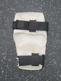 Used G-Form ELITE 2 Field Equipment