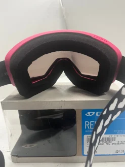 Used Giro Outerwear Other Y None MD