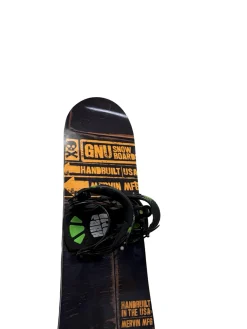 Used GNU MERVIN MFG Mens 153cm Snowboard w/ Gnu Park sLab Series Fastec Bindings