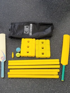 Used Graddige Cricket Plastic Outdoor Game