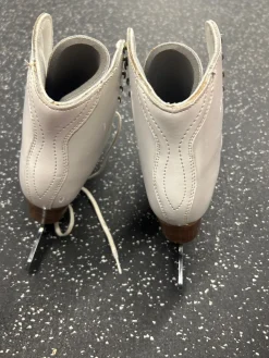 Used Jackson 2270 WomensFigure Skate White Senior 5