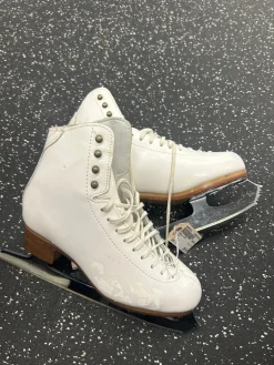 Used Jackson 2270 WomensFigure Skate White Senior 5