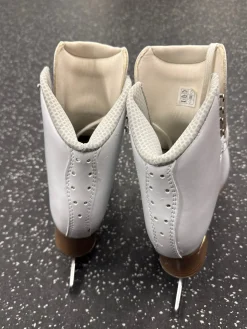 Used Jackson ELLE WomensFigure Skate White Senior 6.5