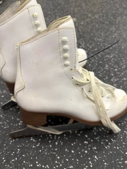 Used Jackson GLACIER 520 WomensFigure Skate White Senior 5