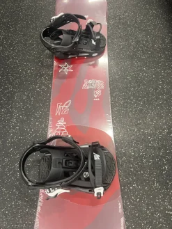 Used K2 METROPOLITAN SNOWBOARD NEW Womens Board/Bindings Maroon 142 cm