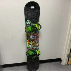 Used K2 VANDAL Boys Board/Binding Black And Green 147 cm
