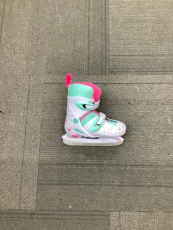Used Lake Placid ADJ 11-13 Girls Softboot Skate White Adjustable