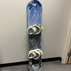 Used Lamar MERLOT Womens Board/Bindings Royal Blue 144 cm