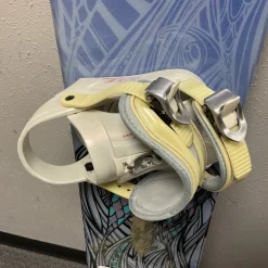 Used Lamar MERLOT Womens Board/Bindings Royal Blue 144 cm