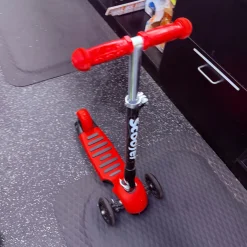 Used LIGHT UP SCOOTER Scooter Red