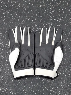 Used LINEMAN FB Gloves Black And White 2X