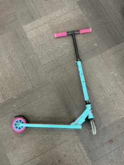 Used Madd Gear FLOW 100 Scooter Royal Blue