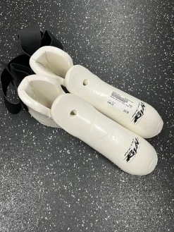 Used Martial Arts Foot Pads White LG