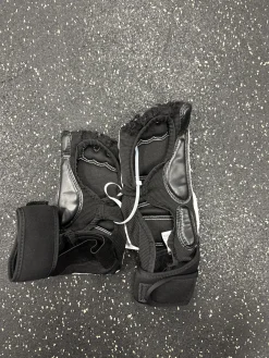 Used Martial Arts Foot Pads White Junior