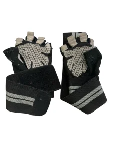 Used Martial Arts Gloves Black SM
