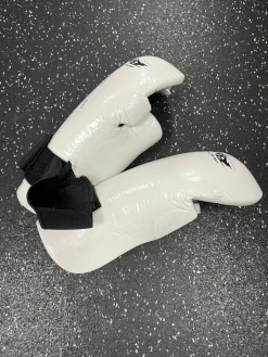 Used Martial Arts Hand Pads White MD