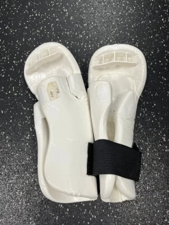 Used Martial Arts Hand Pads White MD