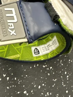 Used Maverik MAX VILLANOVA LAX Goalie Gloves M Navy Blue LG
