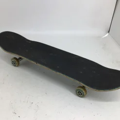 Used MAXALLURE COMPLETE SKATEBOARD Complete Skateboard White Regular